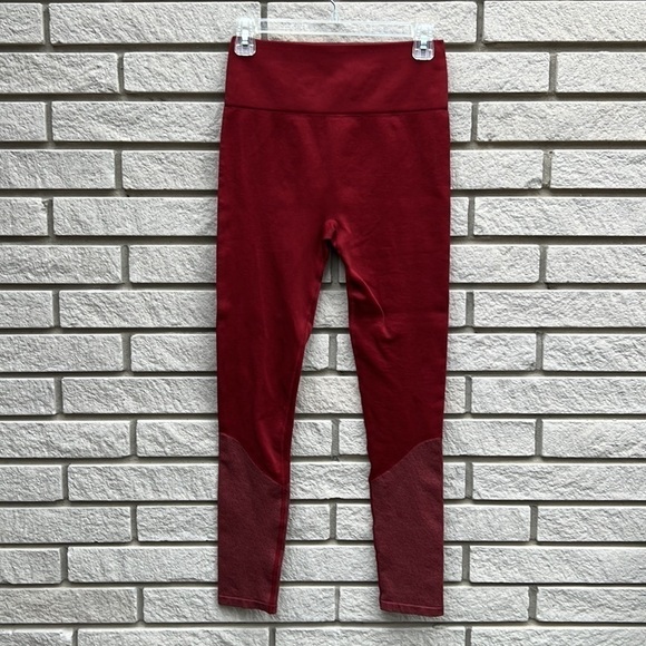 Fabletics High-Waisted Seamless Static Legging Umbria Red/Pink Buff Sz M - Picture 2 of 9